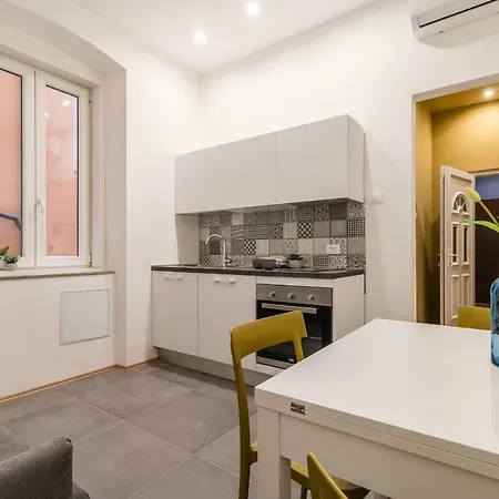 Elegante Da 6 Blu&oro Apartament Triest