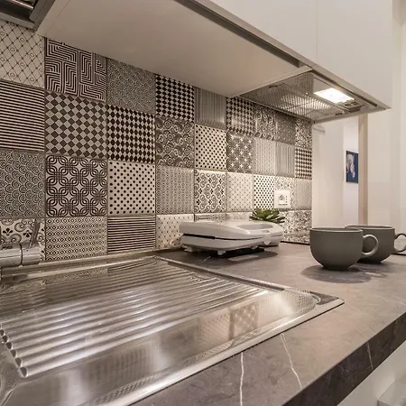 Apartament Elegante Da 6 Blu&oro Triest