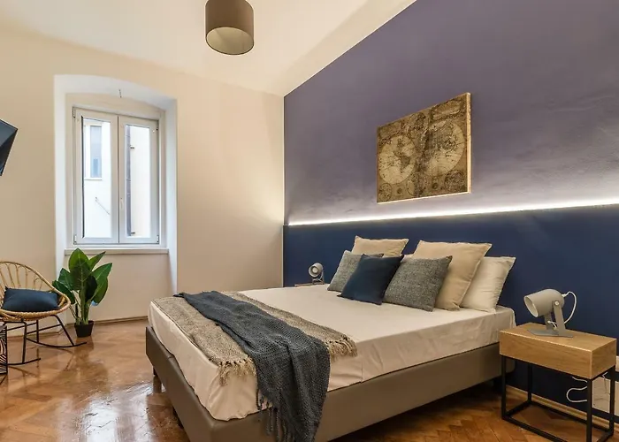 Elegante Da 6 Blu&oro Appartement