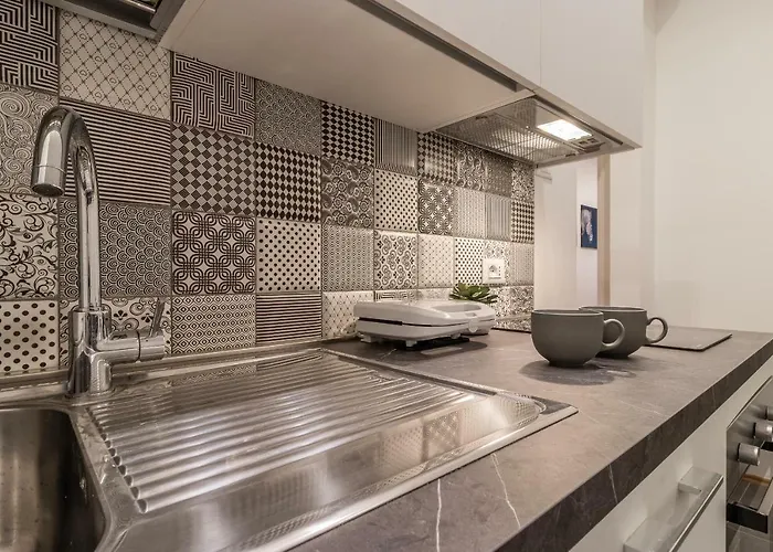 Appartement Elegante Da 6 Blu&oro Triëst