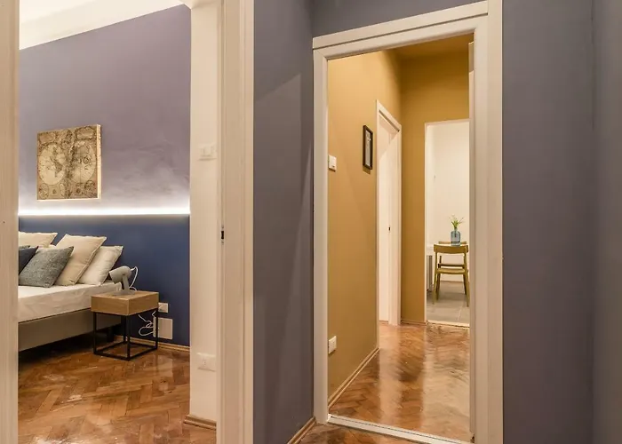 Elegante Da 6 Blu&oro * Triëst